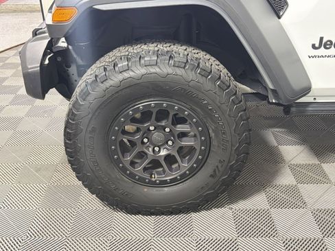 Used 2023 Jeep Wrangler Willys image 12
