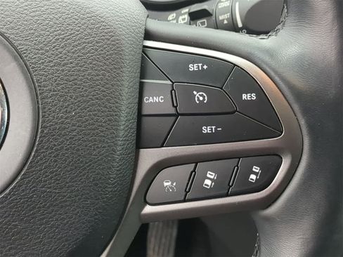 Certified 2019 Jeep Cherokee Limited w/ Luxury Group image 31