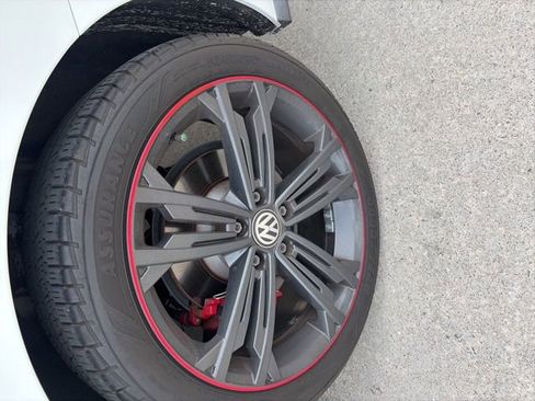 Used 2019 Volkswagen Jetta GLI image 13