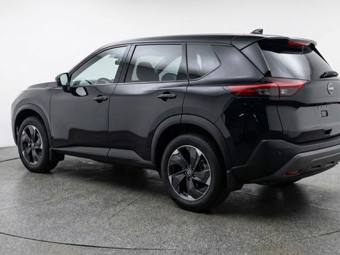 Used 2025 Nissan Rogue SV AWD/4WD image 6
