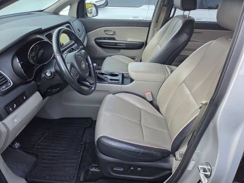 Used 2020 Kia Sedona EX FWD image 10