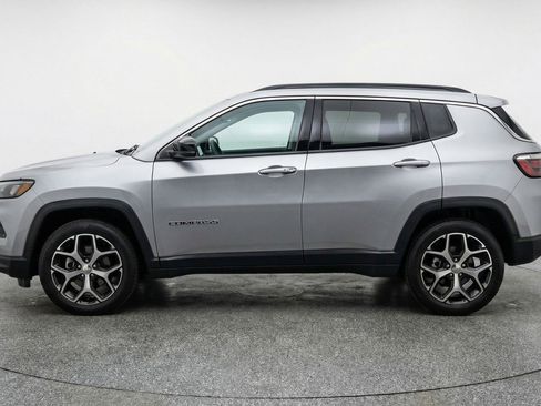 Used 2025 Jeep Compass Limited image 5
