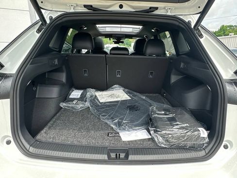 New 2026 Volkswagen Tiguan SE R-Line AWD/4WD image 22