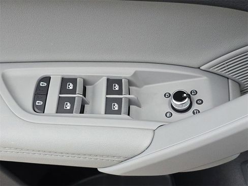 Certified 2025 Audi Q5 2.0T Premium Plus w/ Premium Plus Package image 19