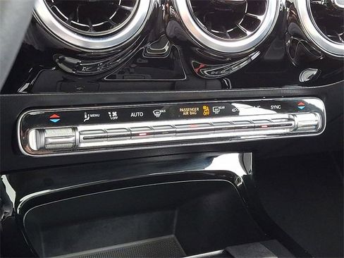 Certified 2025 Mercedes-Benz CLA 250 4MATIC image 17