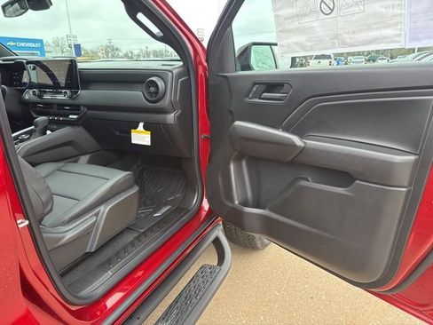 New 2026 Chevrolet Colorado Trail Boss w/ Off-Road Front Bumper Package AWD/4WD image 45