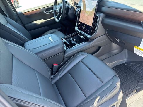 New 2026 GMC Yukon XL Denali RWD image 37
