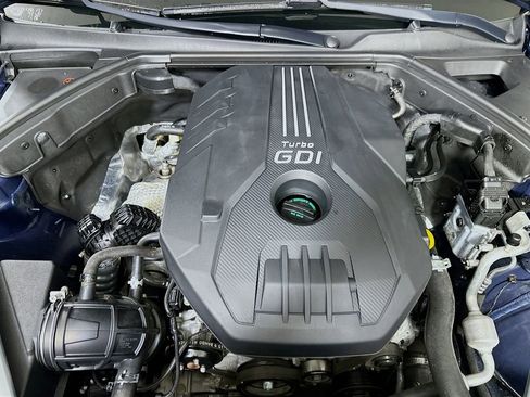 Used 2023 Genesis G70 2.0T w/ Sport Prestige Package RWD image 9