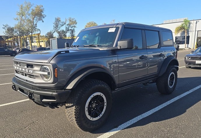 Used 2023 Ford Bronco Big Bend w/ Sasquatch Package AWD/4WD image 1