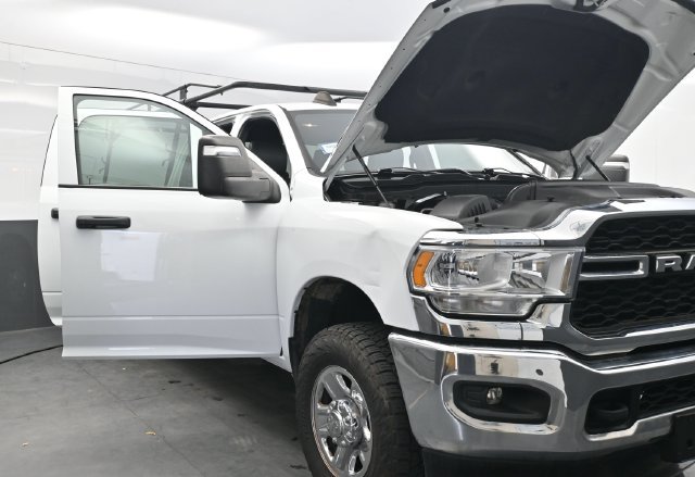 Used 2024 RAM 2500 Tradesman w/ Chrome Appearance Group AWD/4WD image 41