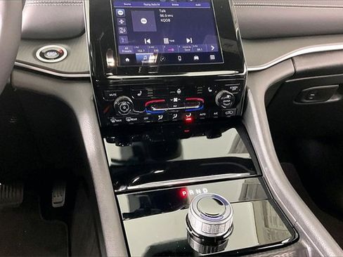 Used 2025 Jeep Grand Cherokee 4WD image 9