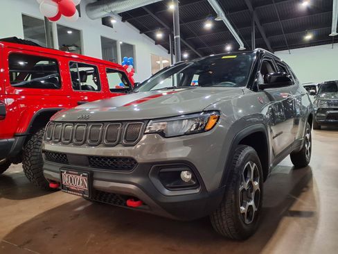 Used 2022 Jeep Compass Trailhawk AWD/4WD image 3
