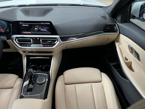 Used 2019 BMW 330i Sedan w/ Convenience Package image 18