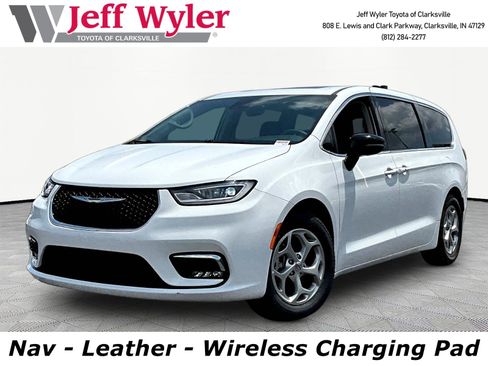 Used 2024 Chrysler Pacifica Limited FWD image 1