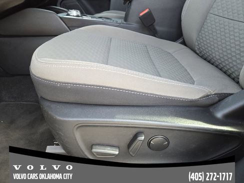 Used 2022 Ford Escape SE w/ SE Sport Appearance Package image 23