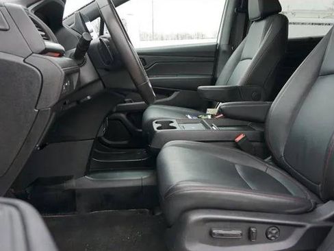 Used 2025 Honda Odyssey Sport-L image 16