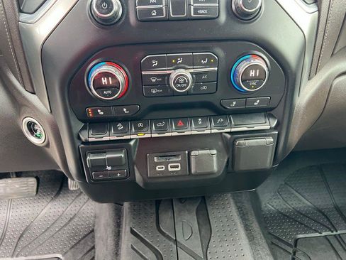 Used 2019 Chevrolet Silverado 1500 LT w/ All-Star Edition image 33