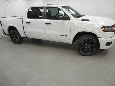 New 2026 RAM 1500 4x4 Crew Cab image 9