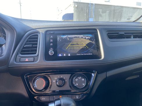 Used 2021 Honda HR-V Sport image 14