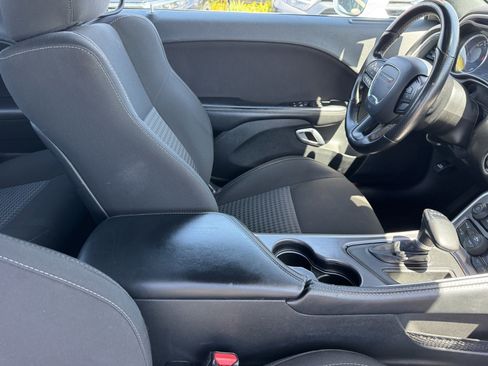 Used 2022 Dodge Challenger GT RWD image 8