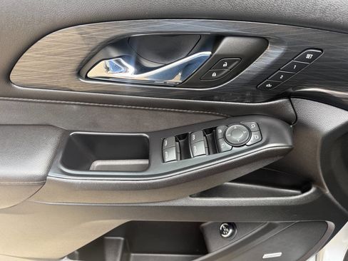 Used 2022 Chevrolet Traverse High Country image 17