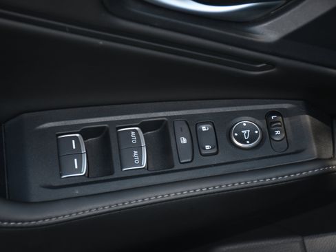 Used 2025 Honda Accord Sport image 11