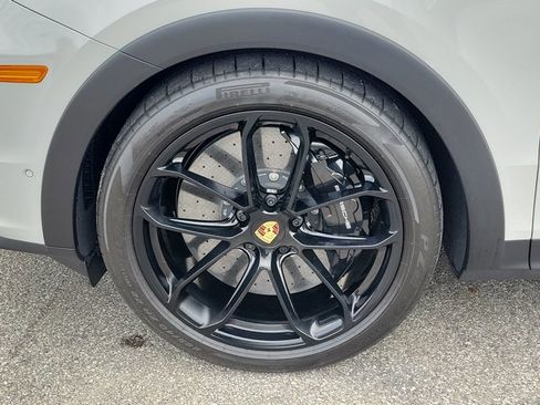 Certified 2025 Porsche Cayenne Turbo GT AWD/4WD image 11
