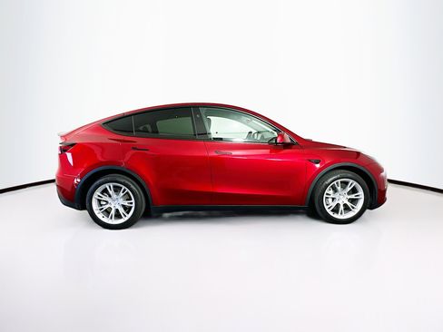 Used 2024 Tesla Model Y Long Range image 10