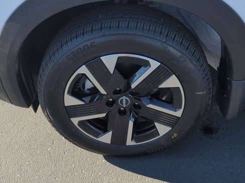 New 2026 Nissan Kicks SV image 18