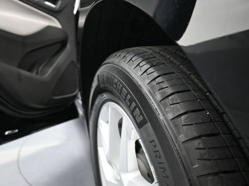 Used 2024 Chevrolet Equinox LS w/ LS Convenience Package FWD image 33