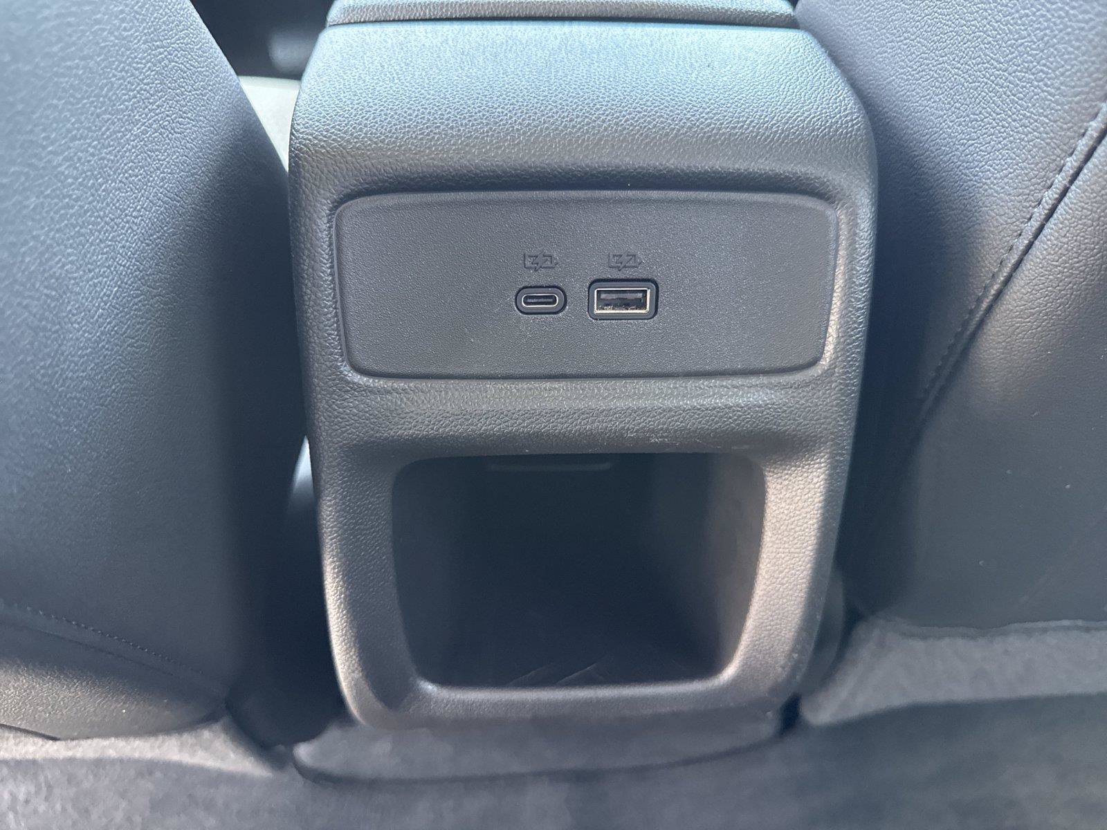 Used 2025 Chevrolet Trax LT w/ LT Convenience Package FWD image 32