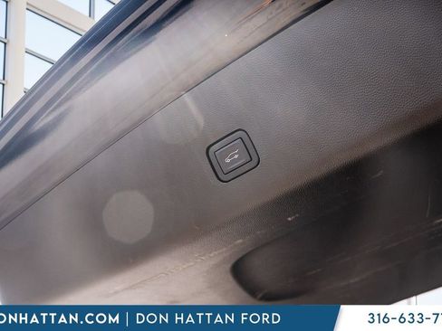 Used 2023 Chevrolet Traverse LT AWD/4WD image 33