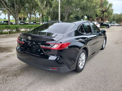 Used 2025 Toyota Camry LE w/ Convenience Package FWD image 3
