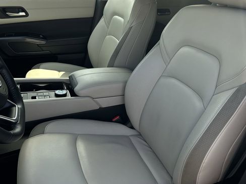 Used 2024 Nissan Pathfinder SL image 14