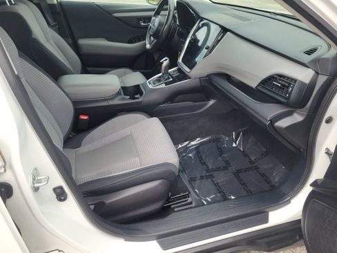 Used 2025 Subaru Outback Premium AWD/4WD image 11