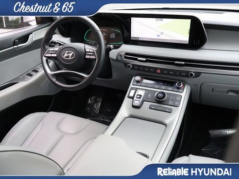 Certified 2025 Hyundai Palisade SEL FWD image 13
