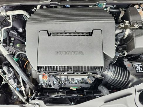 New 2025 Honda Pilot Touring image 9