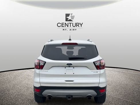 Used 2018 Ford Escape Titanium image 3