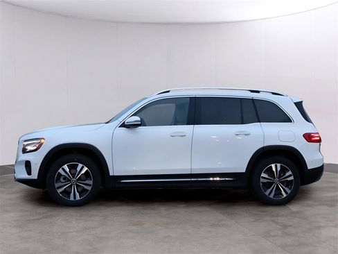 New 2025 Mercedes-Benz GLB 250 4MATIC image 4
