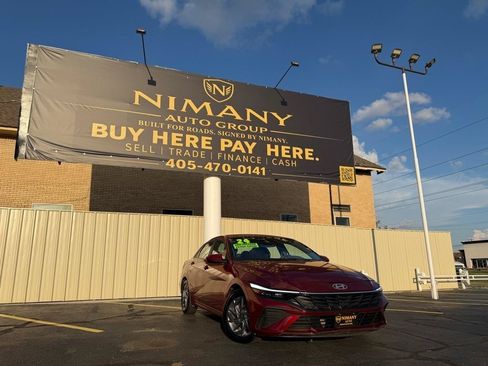 Used 2024 Hyundai Elantra SEL FWD image 1