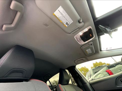 Used 2025 Toyota Prius Plug-In Hybrid image 13