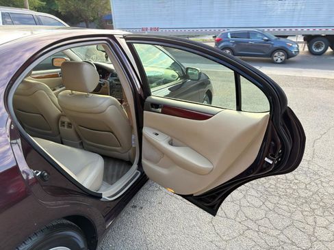 Used 2004 Lexus ES 330 FWD image 17