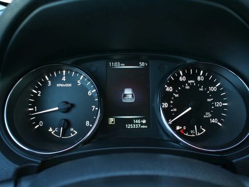 Used 2017 Nissan Rogue S w/ S Family Package image 11