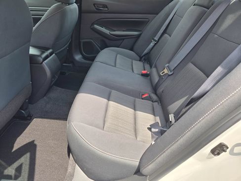 Used 2025 Nissan Altima 2.5 SV FWD image 13