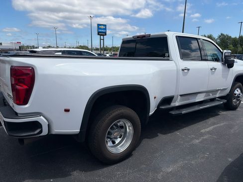 Used 2024 Chevrolet Silverado 3500 High Country w/ High Country Premium Package AWD/4WD image 6