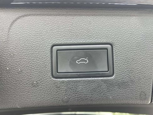 Certified 2024 Volkswagen Atlas SE FWD image 13
