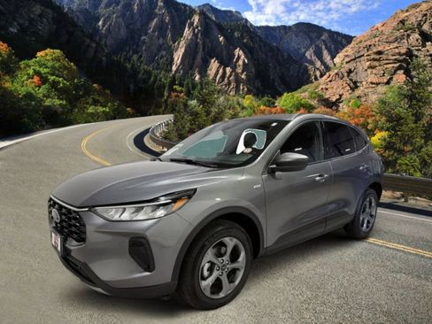 Used 2025 Ford Escape ST-Line AWD/4WD image 3