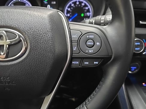 Used 2021 Toyota Venza LE AWD/4WD image 20