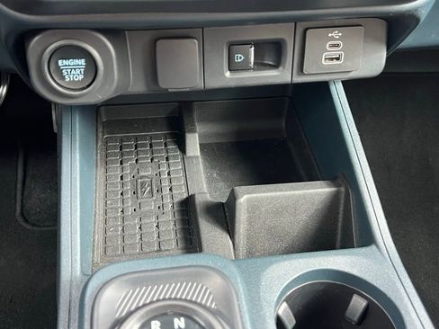 Certified 2025 Ford Maverick Lariat image 30