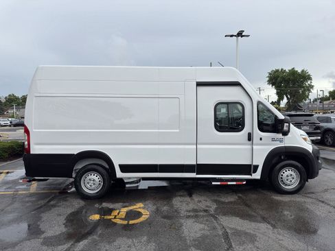 Used 2024 RAM ProMaster 3500 w/ Delivery Van Package FWD image 14